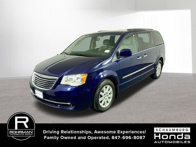 Photo of 2016 True Blue Pearlcoat Chrysler Town & Country