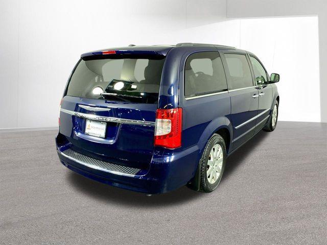 Photo of 2016 True Blue Pearlcoat Chrysler Town & Country