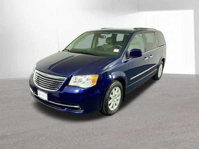 Photo of 2016 True Blue Pearlcoat Chrysler Town & Country