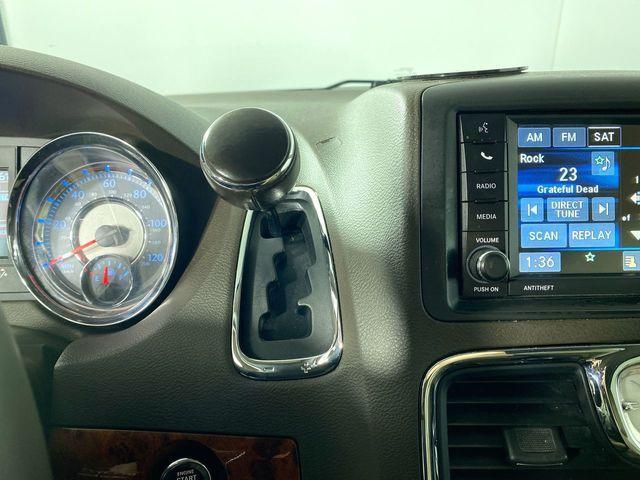 Photo of 2016 True Blue Pearlcoat Chrysler Town & Country