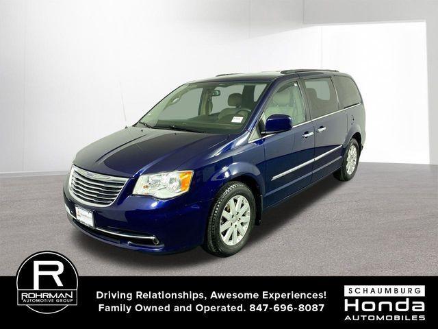 Photo of 2016 True Blue Pearlcoat Chrysler Town & Country