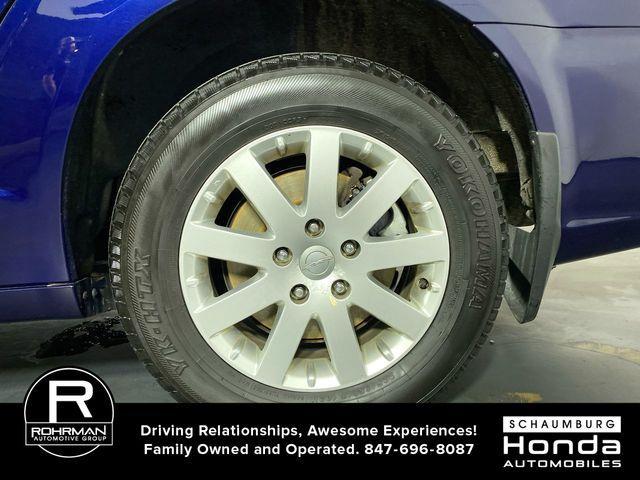 Photo of 2016 True Blue Pearlcoat Chrysler Town & Country