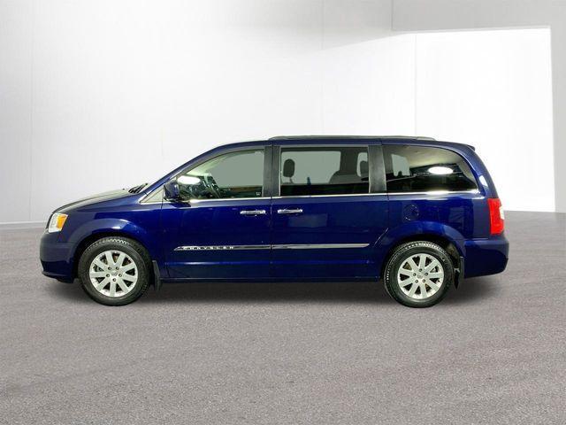 Photo of 2016 True Blue Pearlcoat Chrysler Town & Country