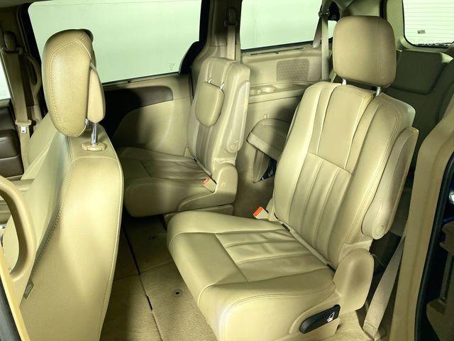 Photo of 2016 True Blue Pearlcoat Chrysler Town & Country