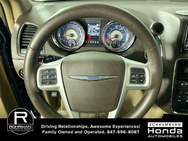 Photo of 2016 True Blue Pearlcoat Chrysler Town & Country