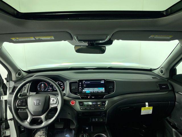 Photo of 2025 Platinum White Pearl Honda Ridgeline