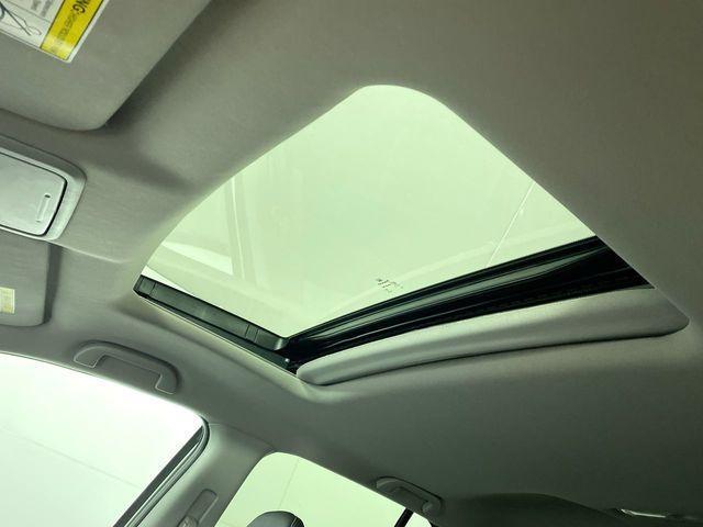 Photo of 2025 Platinum White Pearl Honda Ridgeline