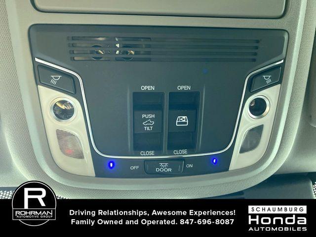 Photo of 2025 Platinum White Pearl Honda Ridgeline