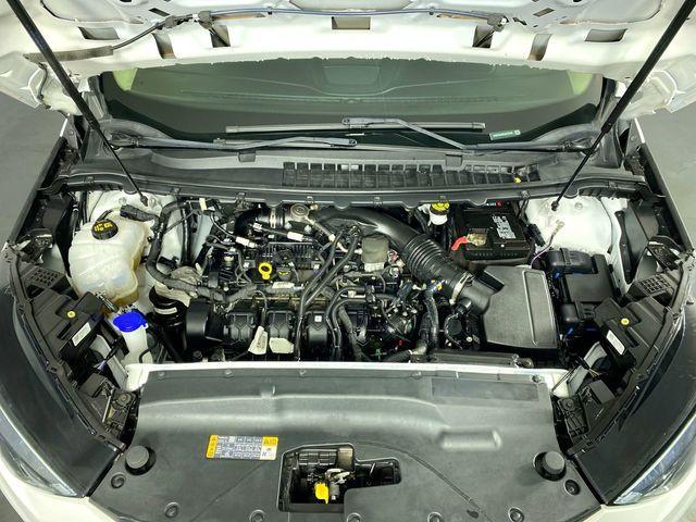 Photo of 2020 Oxford White Ford Edge