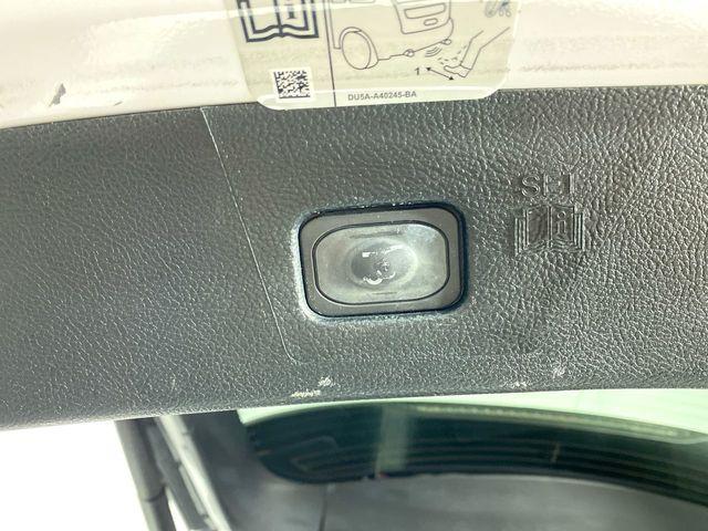 Photo of 2020 Oxford White Ford Edge
