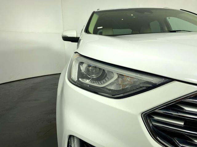 Photo of 2020 Oxford White Ford Edge