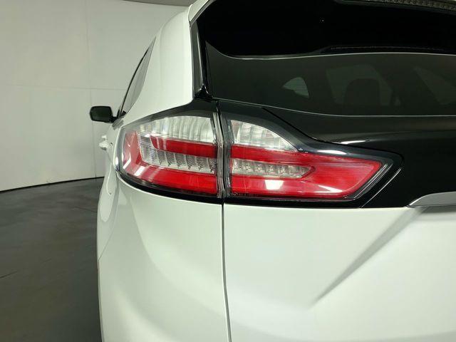 Photo of 2020 Oxford White Ford Edge