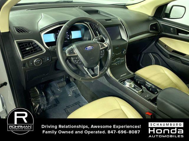 Photo of 2020 Oxford White Ford Edge