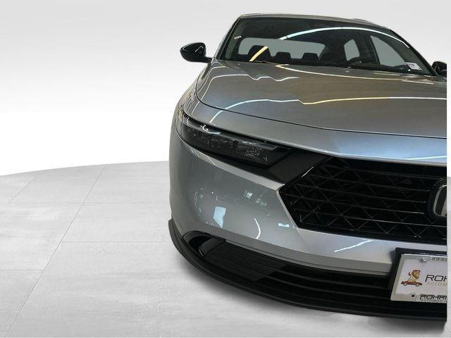 Photo of 2025 Solar Silver Metallic Honda Accord