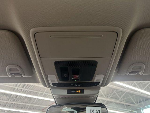 Photo of 2025 Solar Silver Metallic Honda Accord