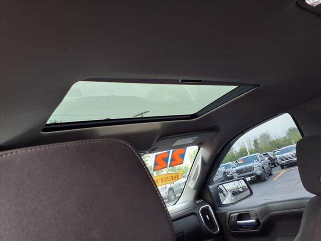 Photo of 2022 Summit White GMC Sierra 1500 Limited