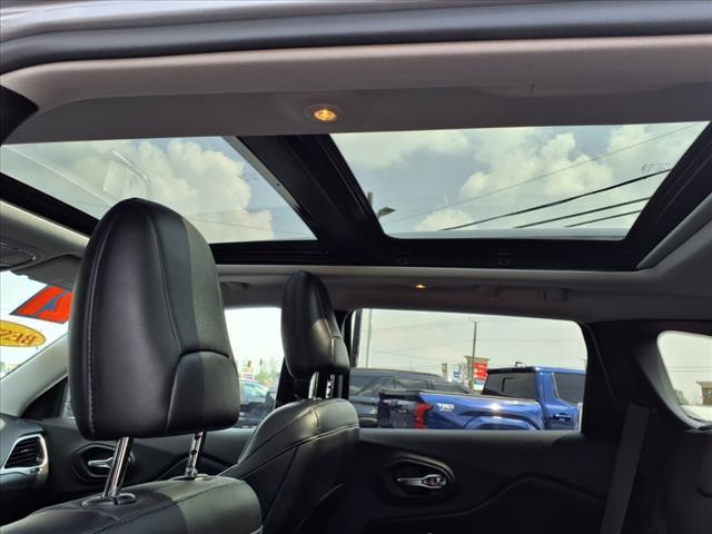 Photo of 2021 Sting Gray Clearcoat Jeep Cherokee
