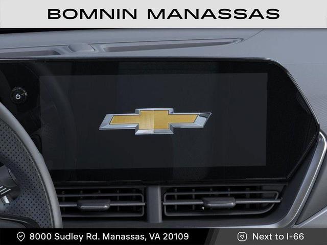 Photo of 2026 Summit White Chevrolet Trax