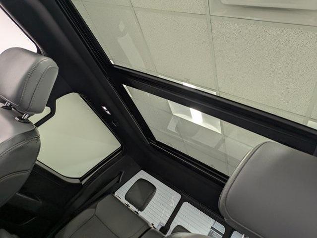 Photo of 2024 Star White Ford F-150 Lightning