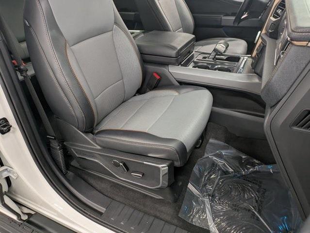 Photo of 2024 Star White Ford F-150 Lightning