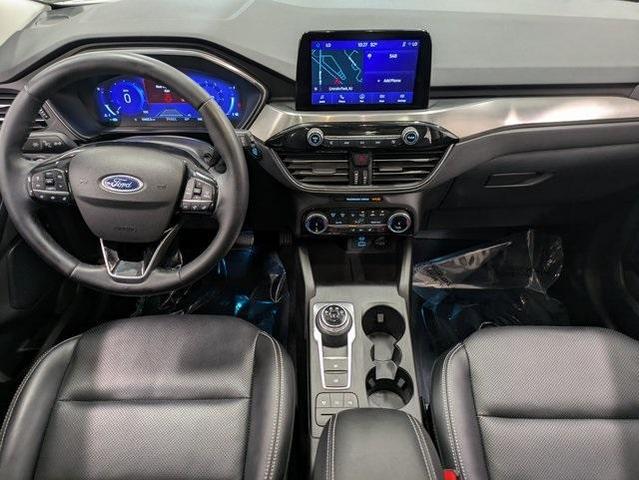 Photo of 2022 Star White Ford Escape