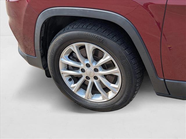 Photo of 2020 Velvet Red Pearlcoat Jeep Cherokee