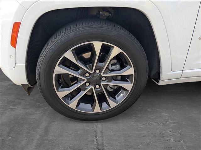Photo of 2023 Bright White Clearcoat Jeep Grand Cherokee L