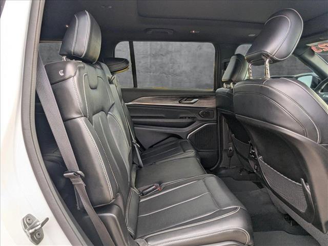 Photo of 2023 Bright White Clearcoat Jeep Grand Cherokee L