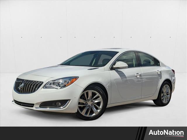 Photo of 2017 Summit White Buick Regal