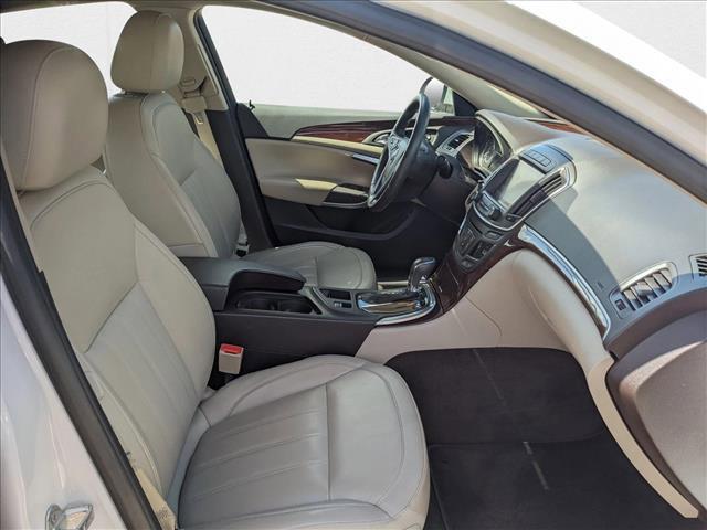 Photo of 2017 Summit White Buick Regal