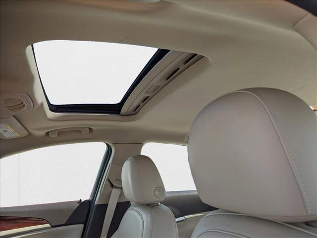 Photo of 2017 Summit White Buick Regal