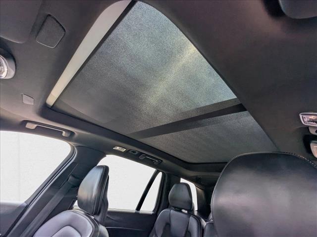 Photo of 2016 Bursting Blue Metallic Volvo XC90 Hybrid