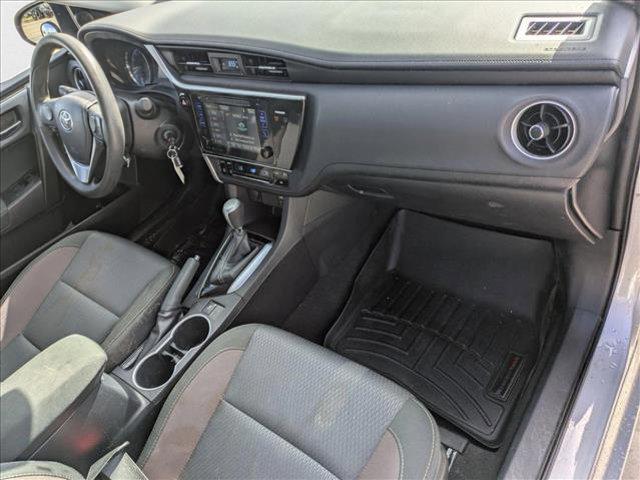 Photo of 2017 White Toyota Corolla