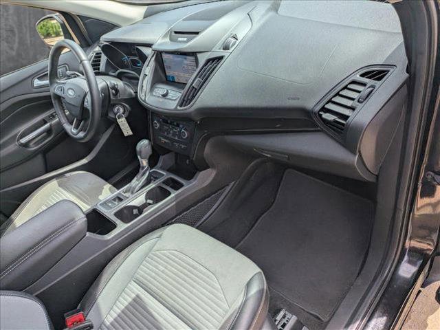 Photo of 2017 Shadow Black Ford Escape