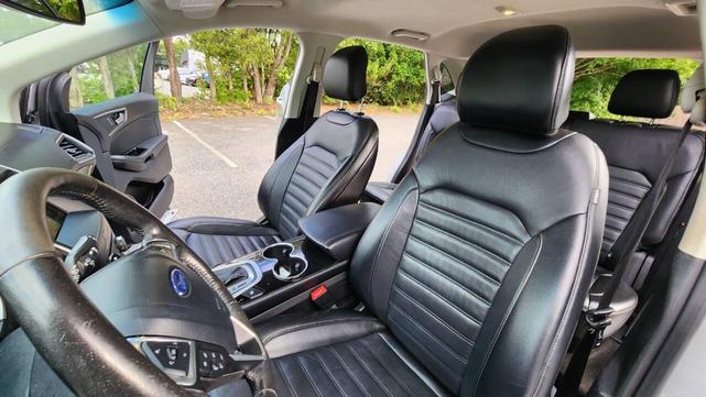 Photo of 2015 Ingot Silver Metallic Ford Edge