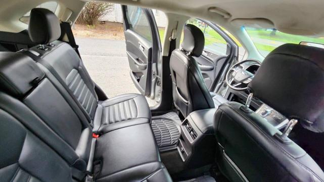Photo of 2015 Ingot Silver Metallic Ford Edge