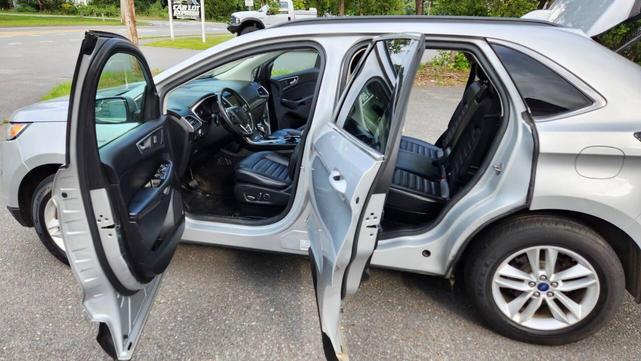 Photo of 2015 Ingot Silver Metallic Ford Edge