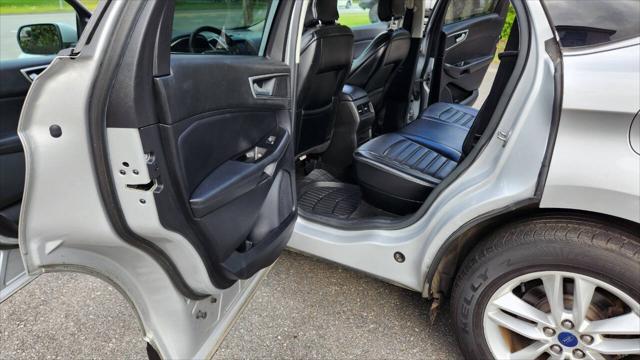 Photo of 2015 Ingot Silver Metallic Ford Edge