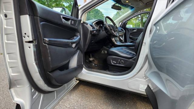 Photo of 2015 Ingot Silver Metallic Ford Edge