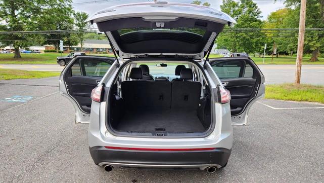 Photo of 2015 Ingot Silver Metallic Ford Edge