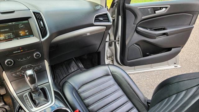 Photo of 2015 Ingot Silver Metallic Ford Edge