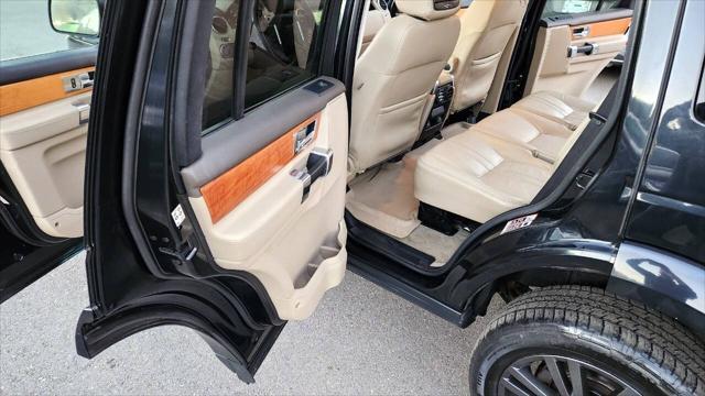 Photo of 2012 Black Land Rover LR4