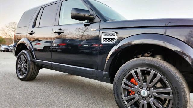 Photo of 2012 Black Land Rover LR4