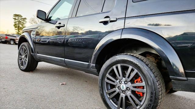 Photo of 2012 Black Land Rover LR4