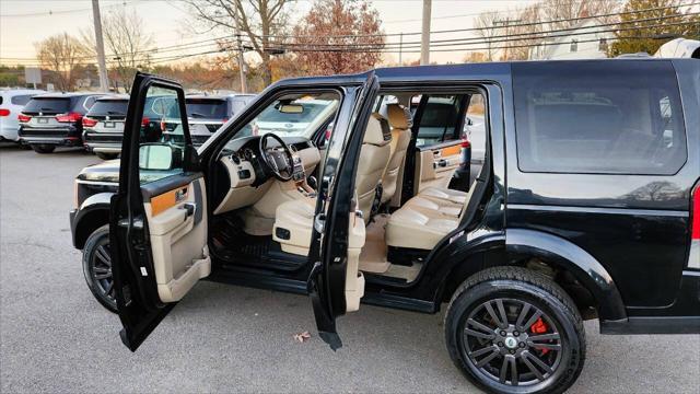Photo of 2012 Black Land Rover LR4