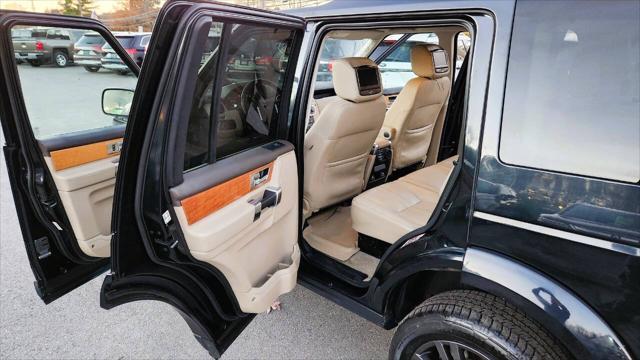 Photo of 2012 Black Land Rover LR4