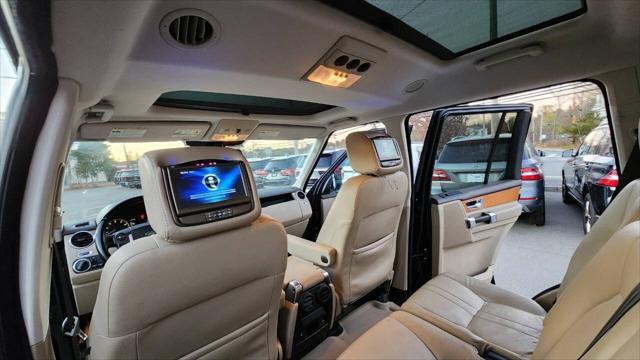 Photo of 2012 Black Land Rover LR4