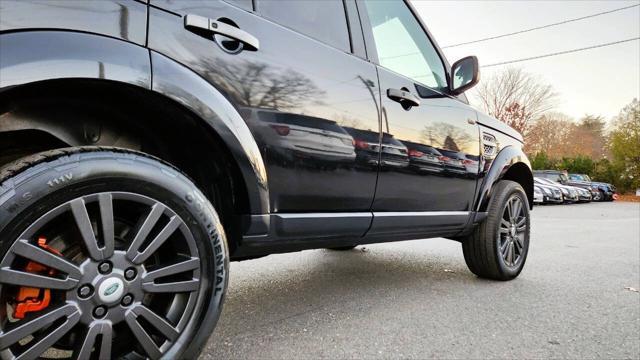 Photo of 2012 Black Land Rover LR4