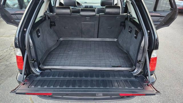 Photo of 2006 Jet Black BMW X5