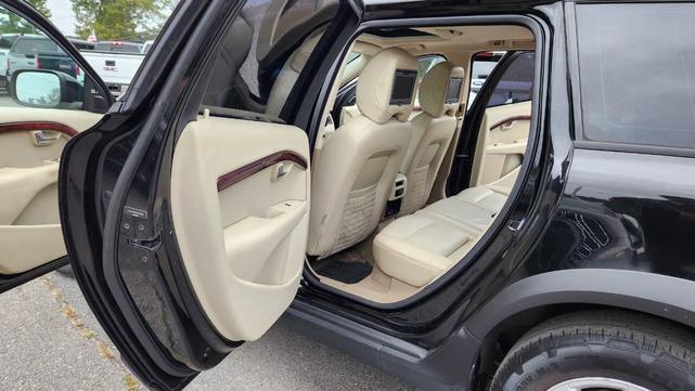 Photo of 2008 Black Volvo XC70